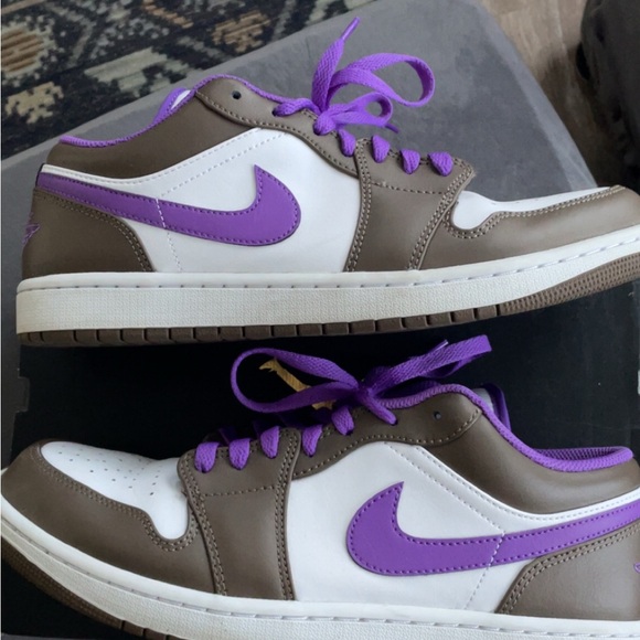 Nike Purple and Brown Sneakers - Picture 2 of 3